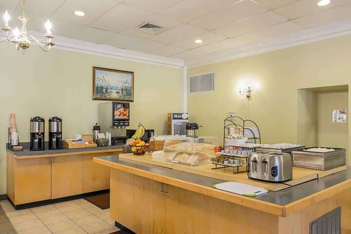Breakfast/Coffee Service 48 of 61
