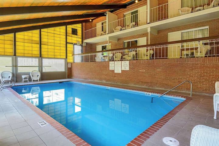 Pool 32 of 61