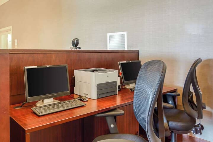 Business Center 59 of 61