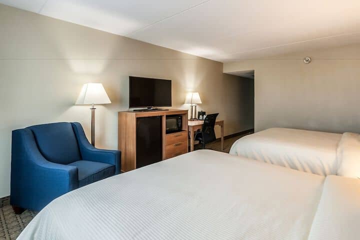 Room 6 of 61