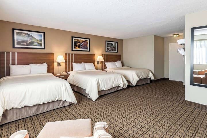 Room 13 of 61