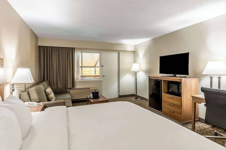 Room 16 of 61